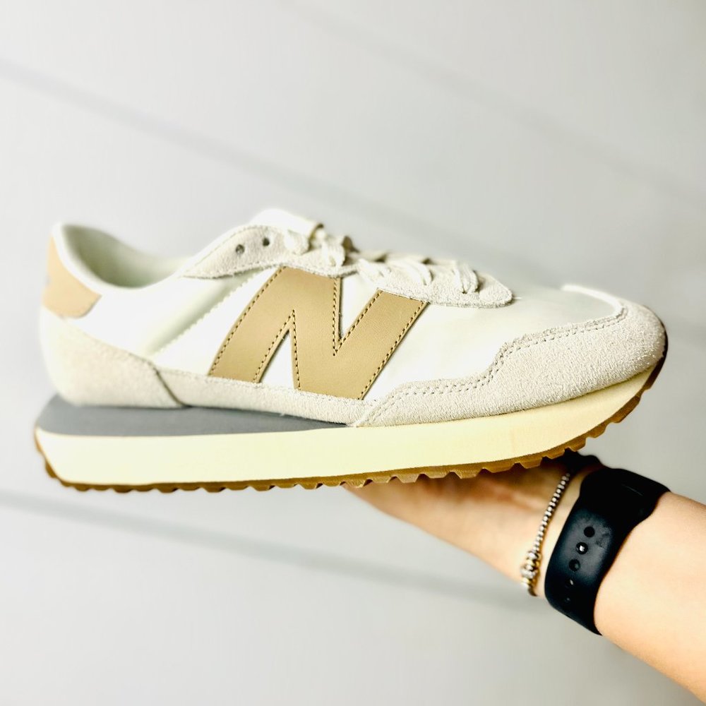 NEW Balance 237 Unisex Casual Sneakers Shoes Women 9.5 / Men 8 Beige Tan - Picture 3 of 11